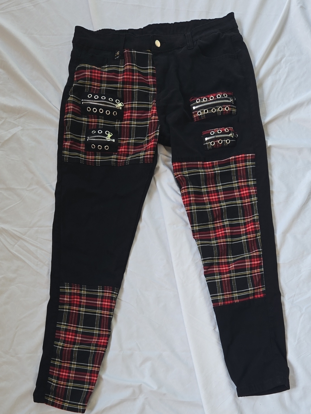 Men's Black Punk Rock Style Jeans With Zippers & Red Squared Patterns In Areas